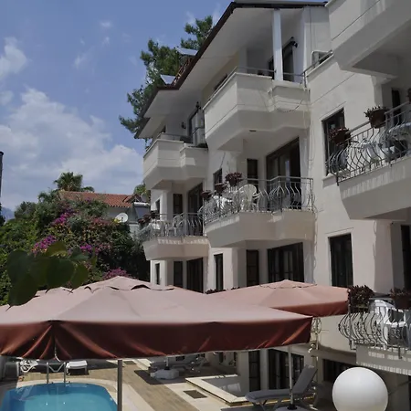 Kemer Suites מלון דירות 3*