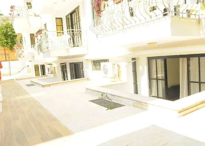 Kemer Suites מלון דירות 3*
