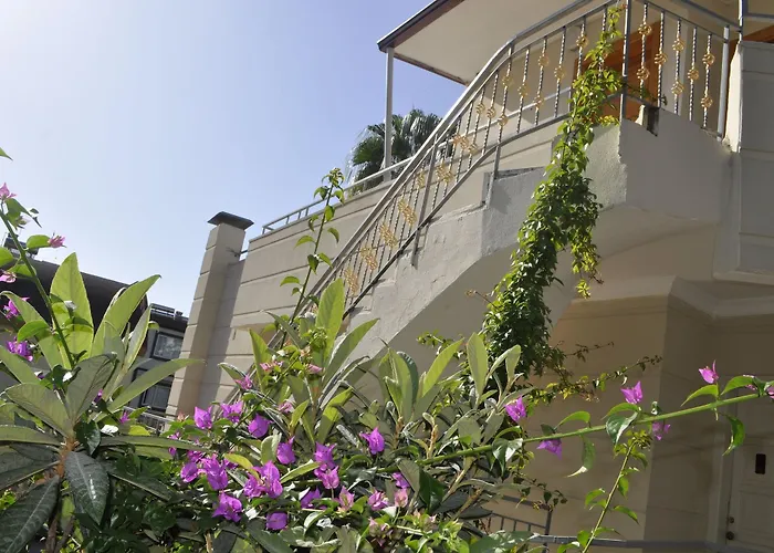 מלון דירות Kemer Suites 3*