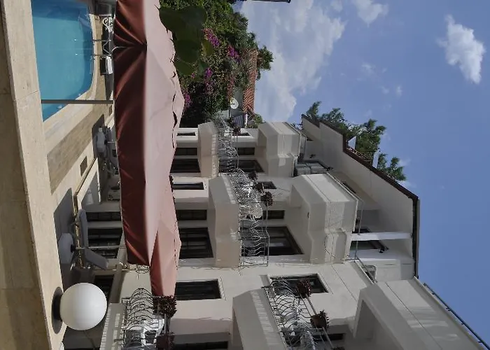Kemer Suites קמר